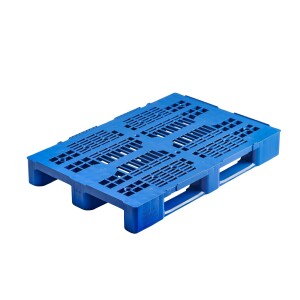 Medium kék színű raklap, 1200x800x148 mm, 3 csúszótalpas, rácsos felület, peremmel